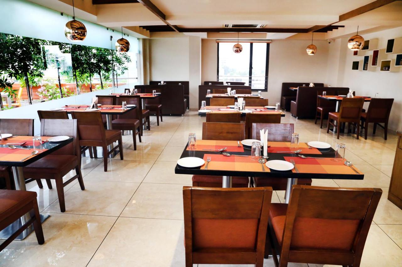 Hotel The Park Residency Ahmadabad Zewnętrze zdjęcie